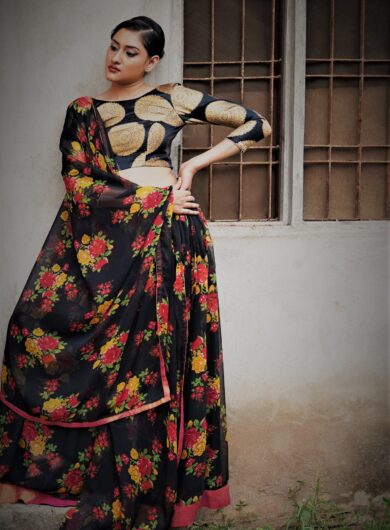 Women Wear (Black)